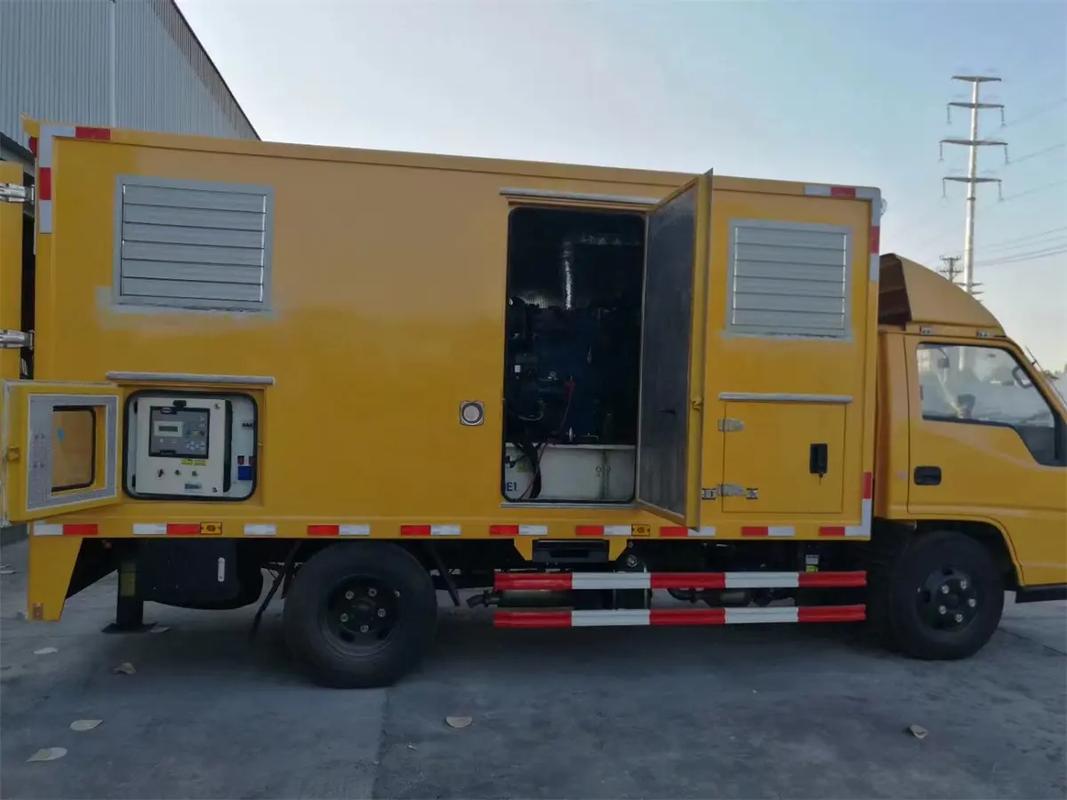 泰安救险车制造厂 大型抢险救援车，超强起吊能力铸就救援中坚力量